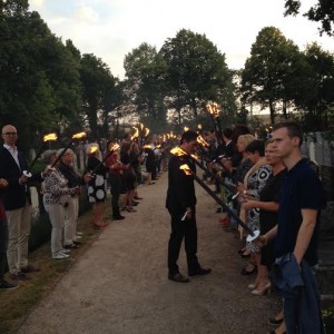 7-7 haag met fakkels